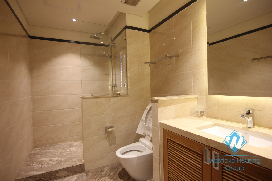 A luxury gorgeous one bedroom apartment in High-End Buliding for leasing